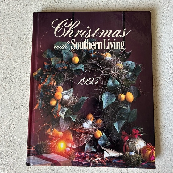 🎄 Christmas with Southern Living 1993 – A Vintage Holiday Classic! - Picture 1 of 6